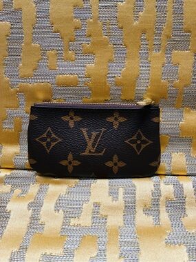 🤎 Louis Vuitton Key Pouch Monogram NWT